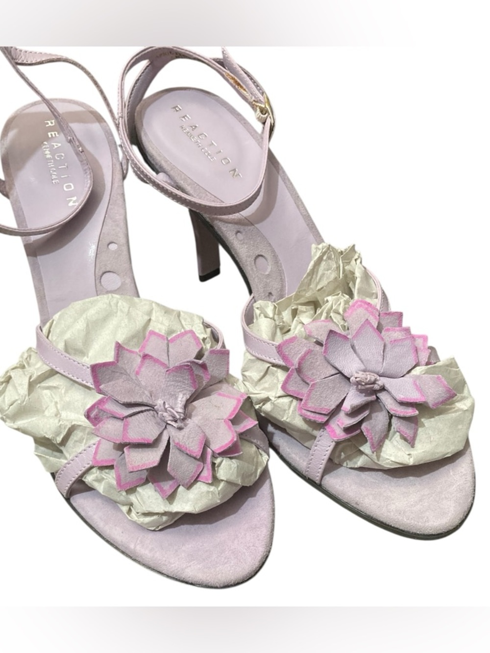 NEW Vintage Y2K Kenneth Cole Reaction April Showers Lavender Suede Heels - Sz 8